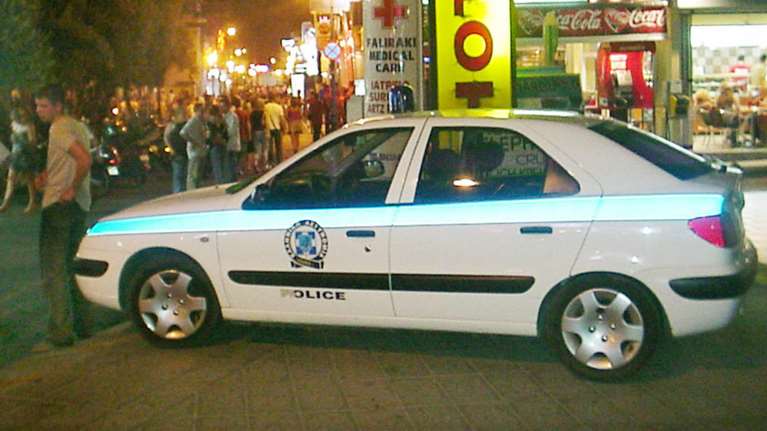 Φρίκη στη Ρόδο:  Συνελήφθη ο νεκροθάφτης που κακοποίησε πτώμα 9χρονης