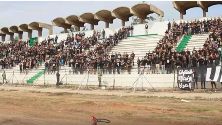 Οπαδοί ομάδας στο Μαρόκο σχηματίζουν τη λέξη &quot;Φιλότιμο&quot;