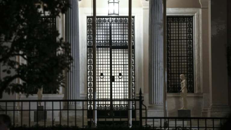 Δεν τους βγαίνει τίποτα: Πως το Μαξίμου έχασε το &quot;άστρο&quot; του