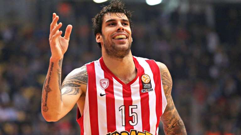 Παραμένει αήττητος ο Ολυμπιακός - Νίκησε και τον Κολοσσό