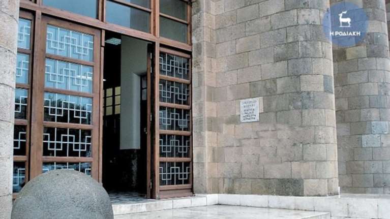 Ποιος είναι ο Αγγλος νεκροθάφτης-παιδεραστής της Ρόδου