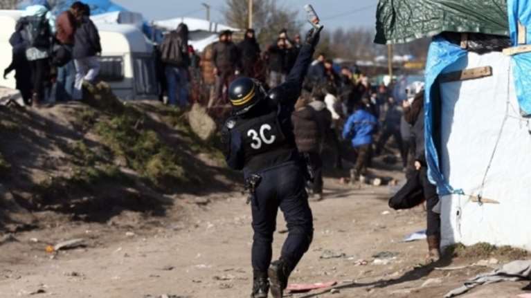 Ξέσπασαν επεισόδια με ανηλίκους στη &quot;ζούγκλα&quot; του Καλαί