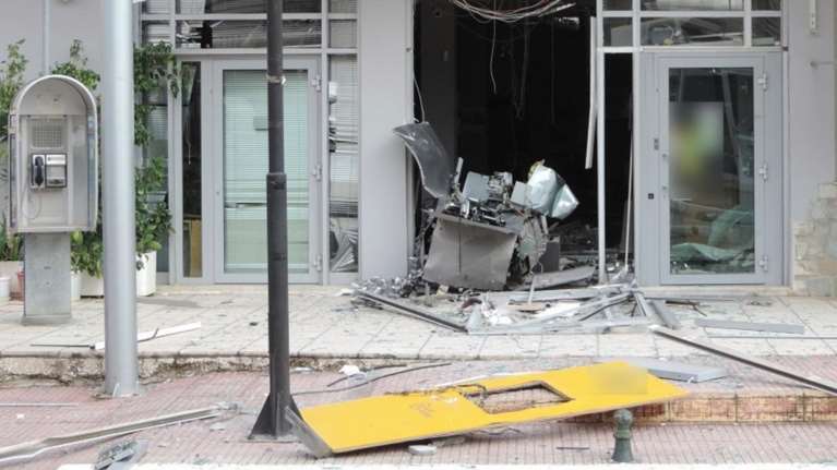 Διοχέτευαν αέριο στο εσωτερικό των ΑΤΜ και τα ανατίναζαν