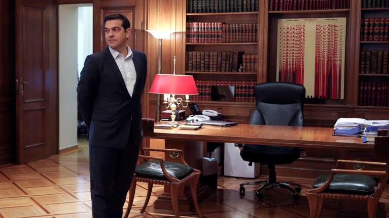 Τα γκάλοπ και τα κανάλια επισπεύδουν τον ανασχηματισμό