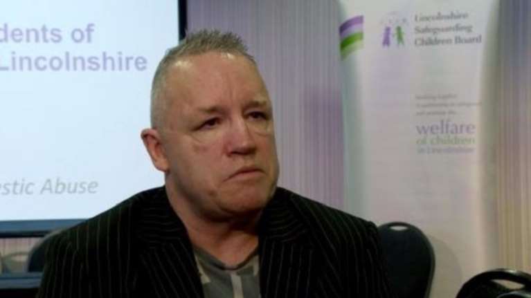 Έκαιγε με το σίδερο τον σύντροφό της όταν δεν ήθελε σεξ