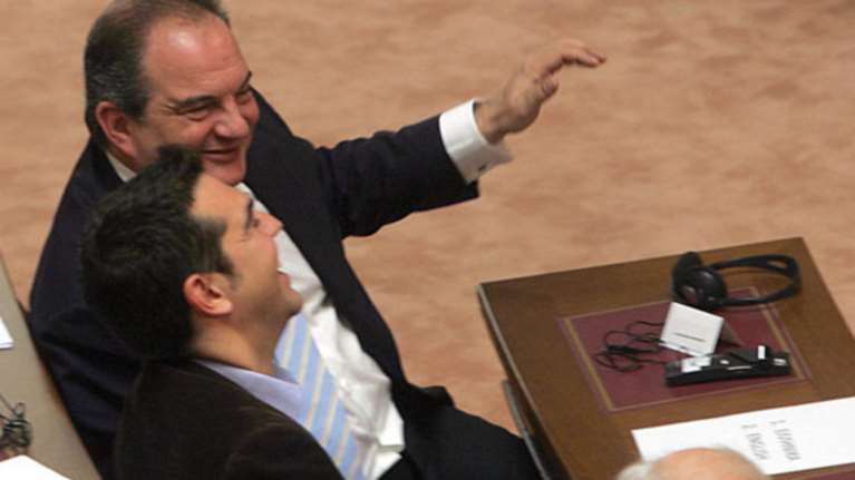 Αστεία,καφενειακή συνωμοσία τα περί ταύτισης Καραμανλή- Τσίπρα