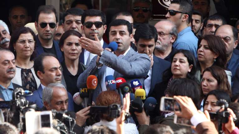 Θύελλα αντιδράσεων για τη σύλληψη βουλευτών στην Τουρκία