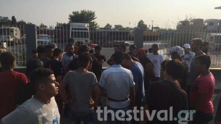 Aγριο ξύλο μεταξύ προσφύγων για το φαγητό στα Διαβατά