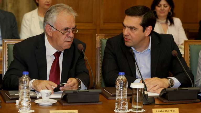 Πολλαπλά μέτωπα για το νέο κυβερνητικό σχήμα με το «καλημέρα»