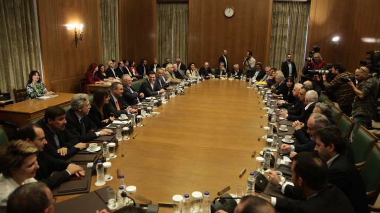 Παράδοση-παραλαβή στα υπουργεία με το βλέμμα σε όσους έμειναν εκτός