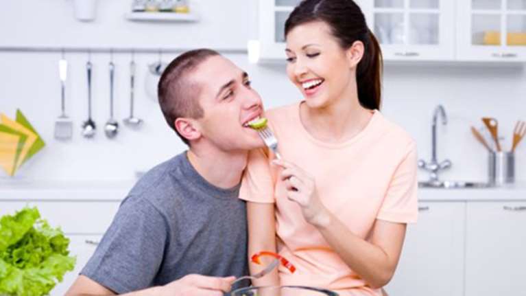 Τι πρέπει να τρώτε στα 20, στα 30, στα 40, στα 50