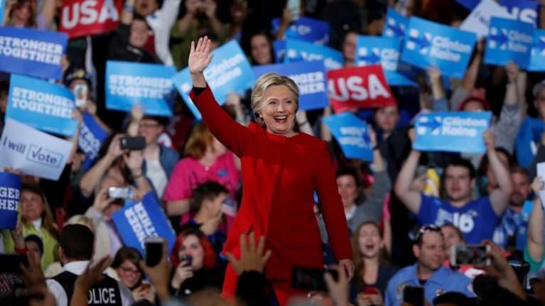 Προβάδισμα τεσσάρων και έξι μονάδων σε νέες σφυγμομετρήσεις