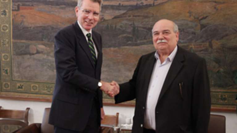 Συνάντηση Βούτση στη Βουλή με τον αμερικανό πρέσβη