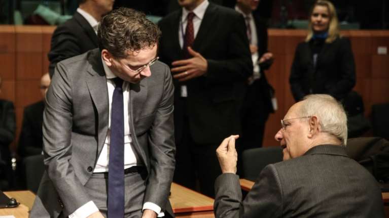 Bloomberg: Το Eurogroup «κούρεψε» τις ελπίδες του Τσίπρα για το χρέος
