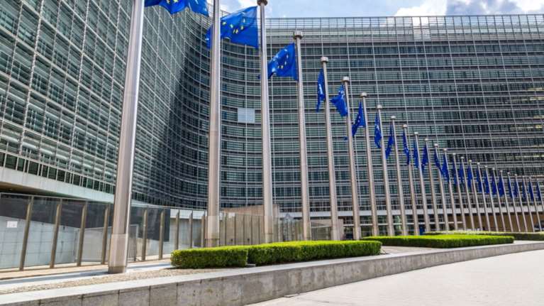 Ποιον κίνδυνο βλέπει η Κομισιόν για το πλεόνασμα του 2017