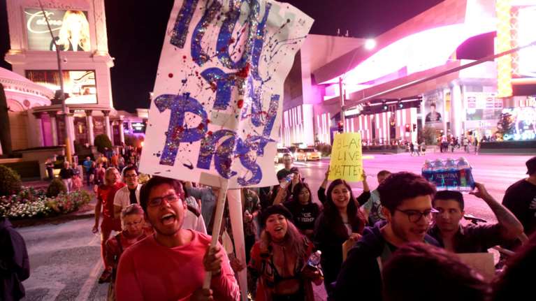 Mαζικές διαδηλώσεις στις ΗΠΑ κατά του Ντόναλντ Τραμπ