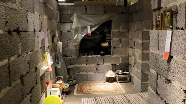 Το ΙΚΕΑ σόκαρε τους πελάτες του «μεταφέροντάς τους» σε ένα συριακό σπίτι