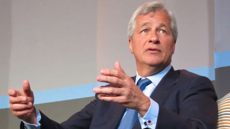 Τζέιμι Ντάιμον: Ο ελληνοαμερικανός υποψήφιος για το υπουργείο Οικονομικών