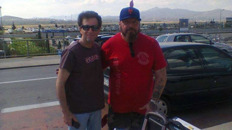 O Mπίγαλης τραγουδάει Iron Maiden πολύ καλύτερα απ&#39;όσο φαντάζεσαι