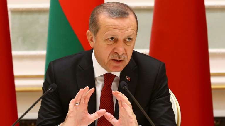 Ερντογάν: «Δεν θα αποφασίσει η Δύση τι θα κάνουμε με τη θανατική ποινή»