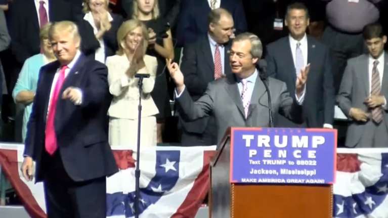 Ο Φάρατζ στο Trump Tower για να συγχαρεί τον Τραμπ