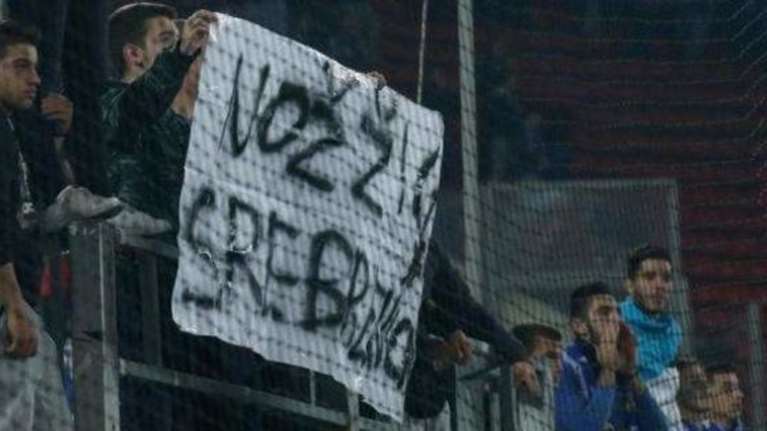 Αθλιο πανό Έλληνα «φίλαθλου» στο «Γ.Καραϊσκάκης»