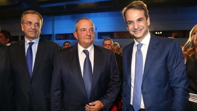 Η κοινή επανεμφάνιση των &quot;πρώην&quot; και ο Μητσοτάκης