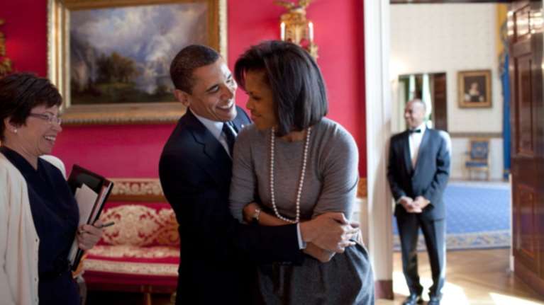 Μπαράκ και Μισέλ: Ενα love story μέσα από 12 καρέ