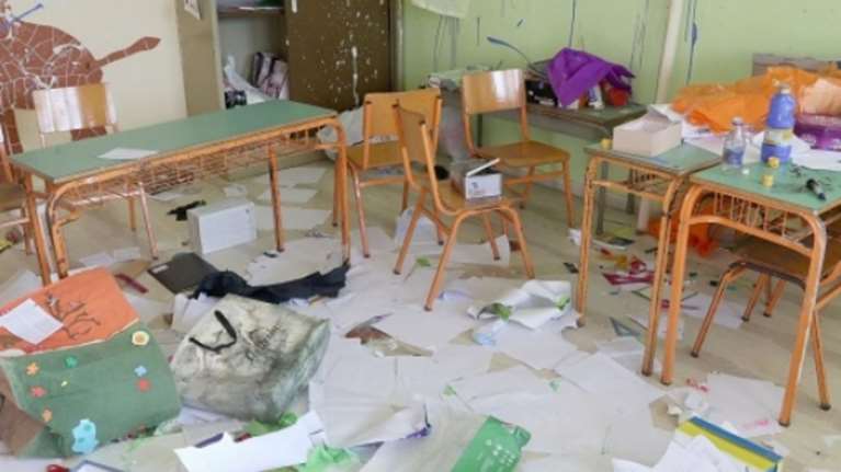 Γιαλιά καρφιά σε σχολείο στο Ηράκλειο της Κρήτης - φωτό -