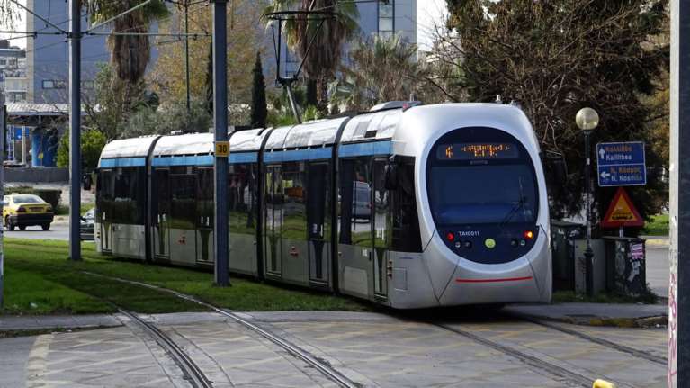 Απόλυτο αλαλούμ με τις στάσεις εργασίας στα μέσα μεταφοράς