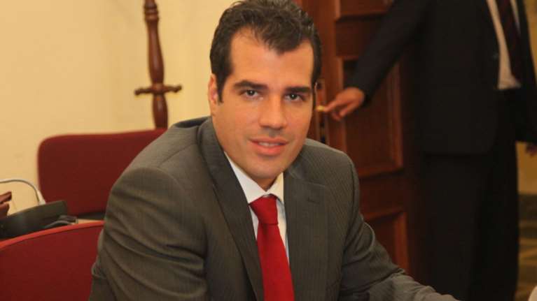 Δεν έχει ξεφύγει τον κίνδυνο για την ζωή του ο Θάνος Πλεύρης