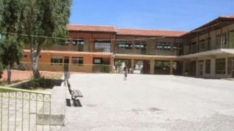 Σύγχρονο «κρυφό σχολειό» στην Πάτρα χωρίς ρεύμα!