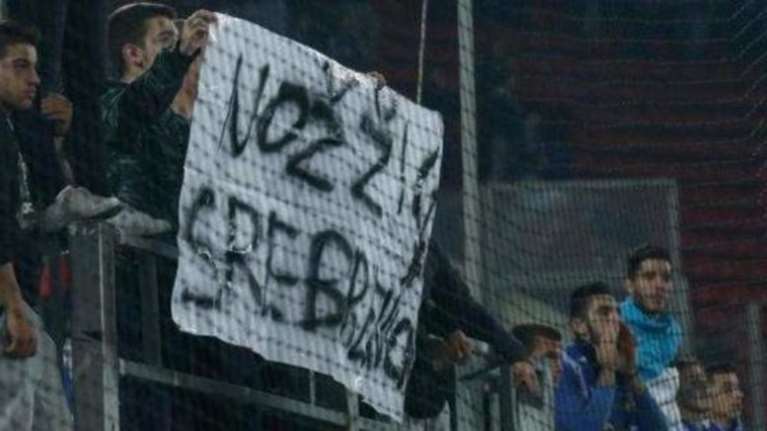 Για κάψιμο σημαίας τελικά η ταυτοποίηση και όχι για το πανό