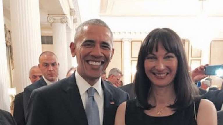 Η Κουντουρά προσκάλεσε τον Ομπάμα να έρθει διακοπές στην Ελλάδα