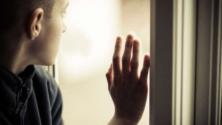 Αντιμέτωπα με την φτώχεια 4 στα 10 παιδιά στην Ελλάδα