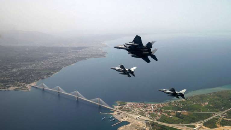 Και 11 τουρκικά μαχητικά είπαν...αντίο στον Ομπάμα