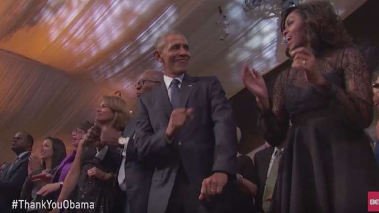 Ο Ομπάμα και η Μισέλ χορεύουν στο τελευταίο πάρτι στον Λευκό Οίκο [Βίντεο]