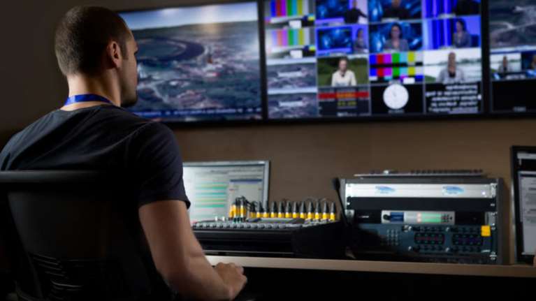 Ευρωβαρόμετρο: 9 στους 10 Έλληνες  δεν εμπιστεύονται τα ΜΜΕ