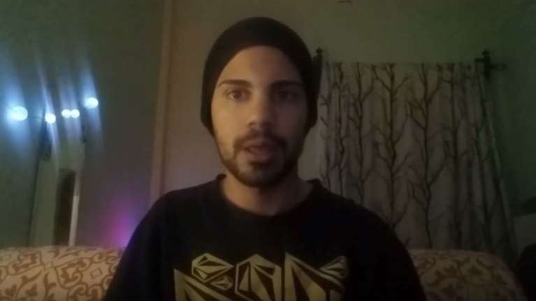 Οργισμένος Ελληνας ανακαλύπτει ότι πρέπει να πληρώνει εισιτήριο στο μετρό