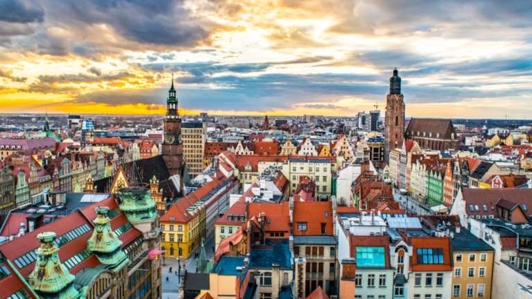 Μια άγνωστη, χρωματιστή, «γοτθική» πόλη στην καρδιά της Ευρώπης [Εικόνες]