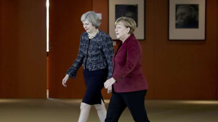 Μέι: Μέχρι τα τέλη Μάρτη του 2017 η ενεργοποίηση του Brexit