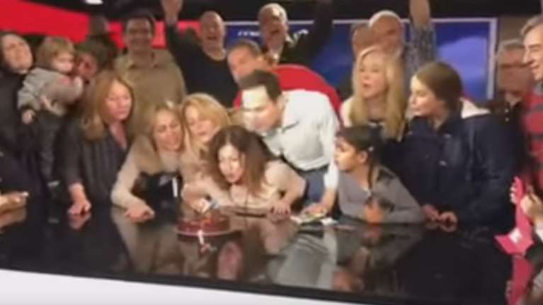 Οι εργαζόμενοι του Mega γιόρτασαν τα 27 χρόνια του καναλιού στον αέρα