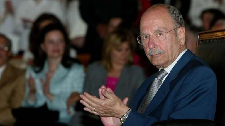 Με τιμές αρχηγού κράτους η κηδεία του Κωστή Στεφανόπουλου