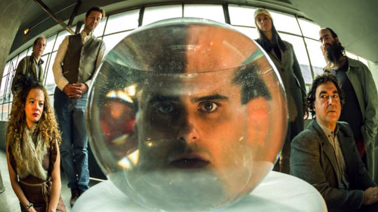 Μαύρο Χιόνι: Το ημερολόγιο ενός μακαρίτη, στο θέατρο Πόρτα