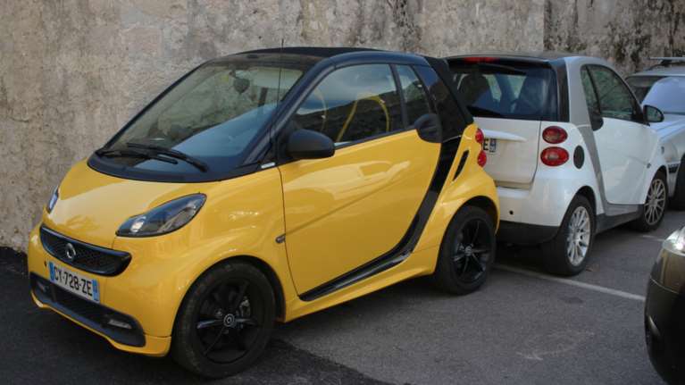 Συνέλαβαν τη σπείρα που έκλεβε Smart απ' όλη την Αθήνα