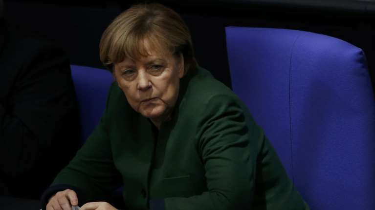 Το 64% των Γερμανων συμφωνούν με τη νέα υποψηφιότητα Μέρκελ