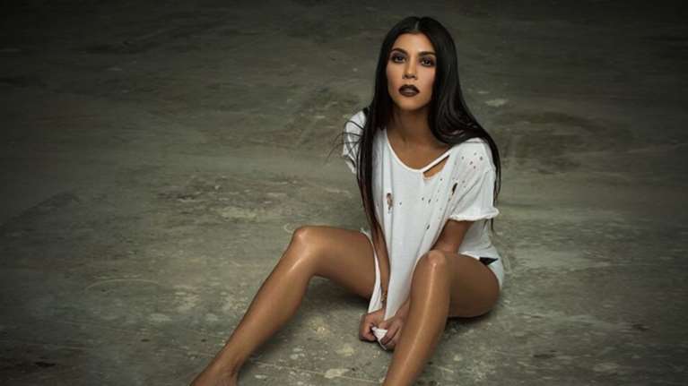 Κόρτνεϊ Καρντάσιαν: Στο κρεβάτι χωρίς μεικ - απ