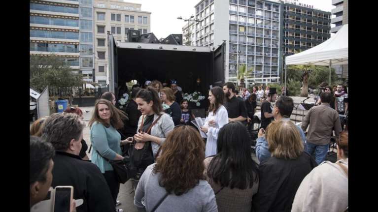 Ένα κοντέινερ για τον πολιτισμό στις γειτονιές της Αθήνας