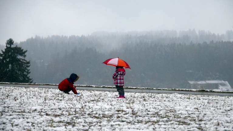 Καταιγίδες, χιόνια, θυελλώδεις βορειάδες και τσουχτερό κρύο