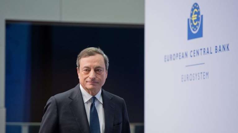 Reuters: Σχέδιο εκτάκτου ανάγκης από τον Ντράγκι για το ιταλικό δημοψήφισμα